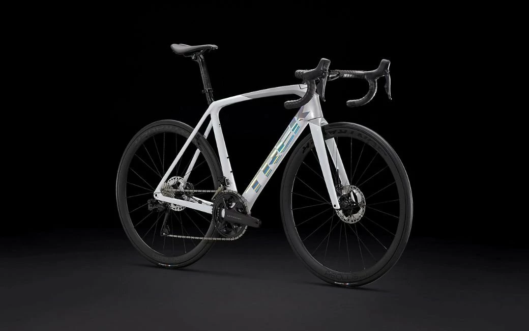 Vélo De Route TREK Emonda SL 7 Blanc/Holographic - 2023 2 Vélo De Route TREK Emonda SL 7 Blanc/Holographic - 2023 – Image 2