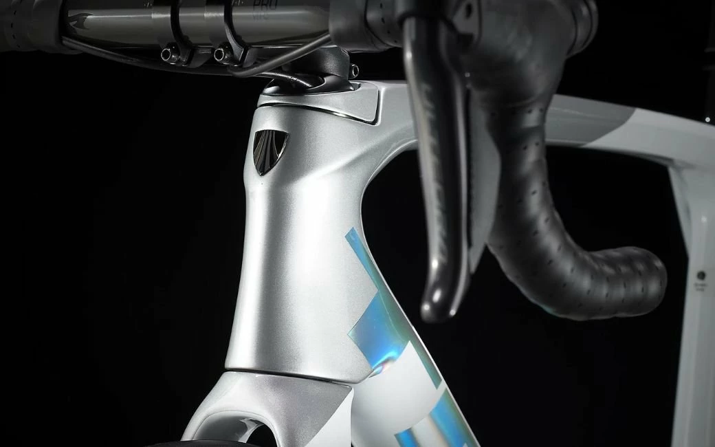 Vélo De Route TREK Emonda SL 7 Blanc/Holographic - 2023 4 Vélo De Route TREK Emonda SL 7 Blanc/Holographic - 2023 – Image 4